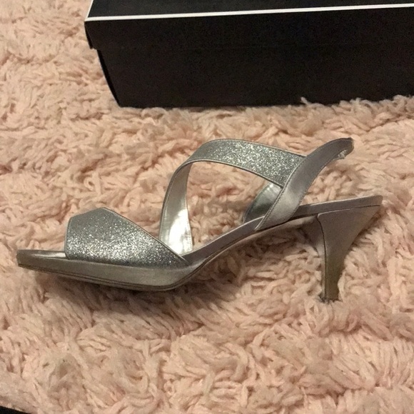 Heels - Picture 3 of 4